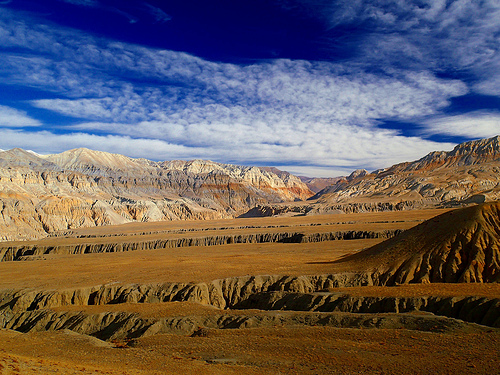 panorama degli altopiani di montagna del Mustang in Nepal