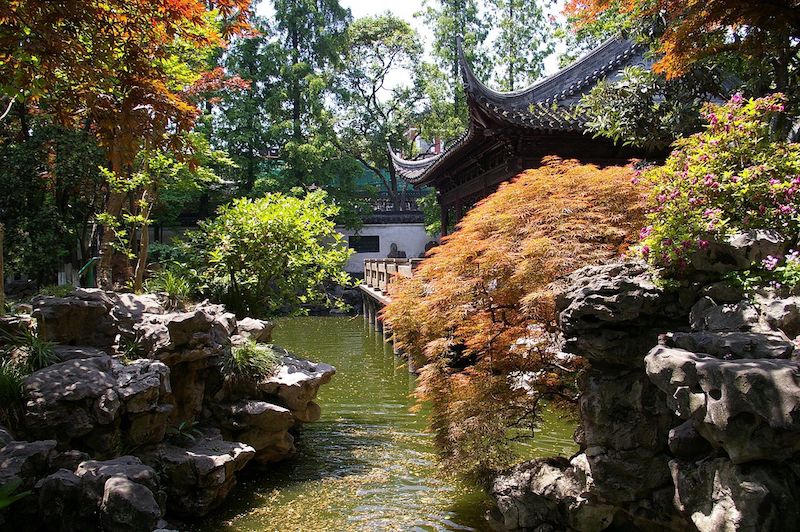 particolare dei giardini della residenza del Mandarino Yu a Shangai in Cina